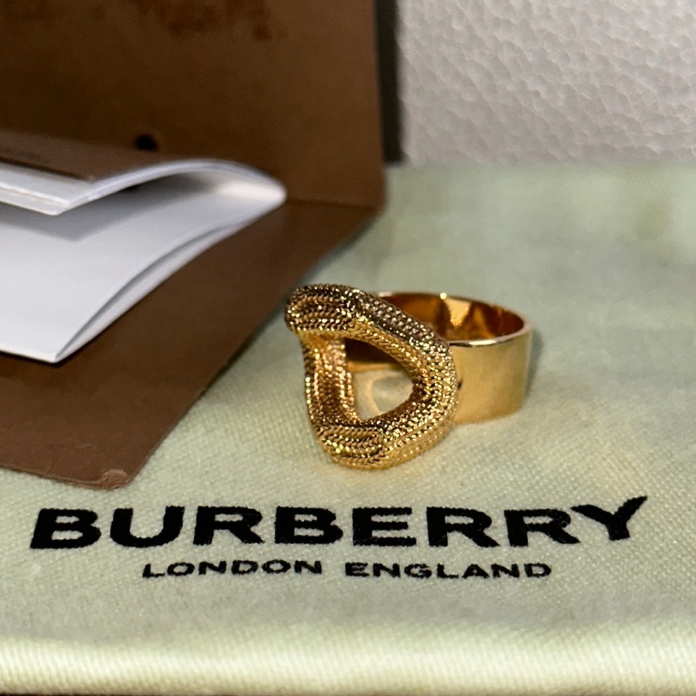 Burberry chain link ring size large